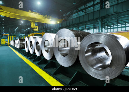 Rotoli confezionati in lamiera di acciaio laminato a freddo di acciaio in rotoli Foto Stock