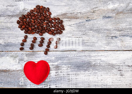 Caffè pioggia caduta sul cuore. Foto Stock