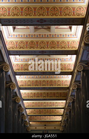 San Pietroburgo, Russia, 4 ottobre 2016: gli affreschi sul soffitto nel Museo Hermitage interni. Foto Stock