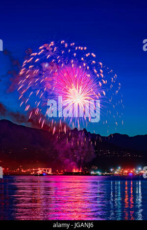Fuochi d'artificio, Vancouver, British Columbia, Canada. Foto Stock