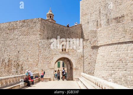 Croazia Dubrovnik Croazia costa dalmata Dubrovnik cancello PLOCE nelle vecchie mura della città di Dubrovnik le mura della città vecchia città di Dubrovnik Città Vecchia Dalmazia, Croazia Foto Stock