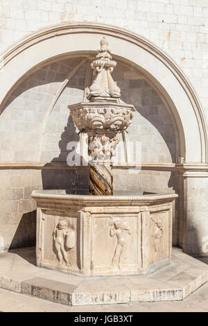 Croazia Dubrovnik Croazia Dalmazia piccole Onofrio la fontana dello scultore Petar Martinov costruito da Onofrio della Cava piazza Luza Dubrovnik Croazia Foto Stock