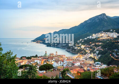 Vietri Sul Mare, sulla costa di Amalfi, Salerno, Campania, Italia Foto Stock