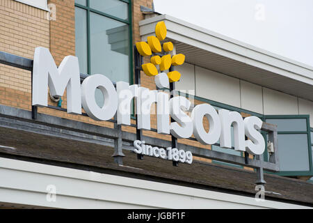 Morrisons supermercato negozio in Rogerstone, Wales, Regno Unito. Foto Stock