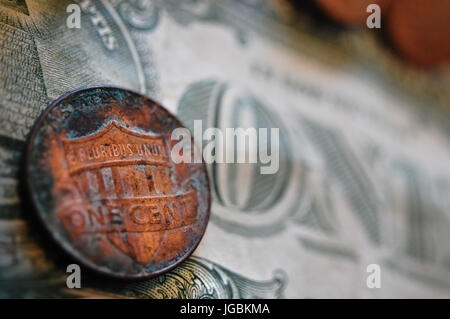 Macro colpo di noi motto stampato su penny, e pluribus unum . Foto Stock