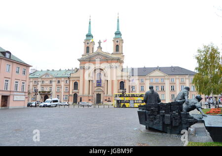 Uprising Monument combattenti e Cattedrale di campo dell'Esercito Polacco a Varsavia, Polonia Foto Stock