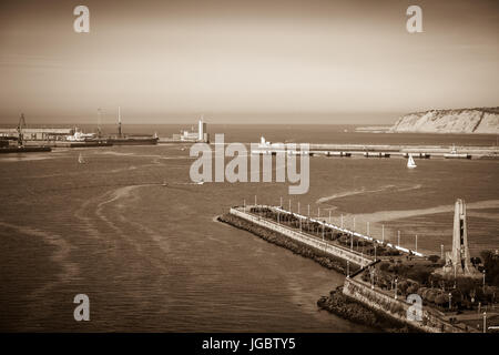 El Abra bay e Getxo Pier e il lungomare. Paese basco, il nord della Spagna Foto Stock