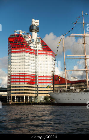 Torre di rossetto e nave a Göteborg, Svezia Foto Stock