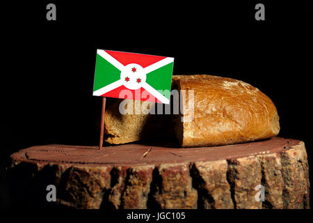 Burundi bandiera su un moncone con pane isolato Foto Stock