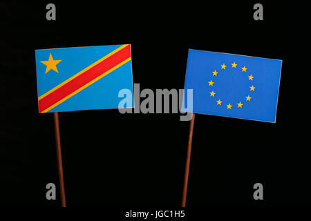 Repubblica democratica del Congo bandiera con l Unione Europea (UE) bandiera isolati su sfondo nero Foto Stock