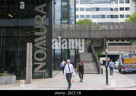 London, Regno Unito di Gran Bretagna e Irlanda del Nord. 04 Luglio, 2017. NOMURA Holdings l'Europa. Londra, Regno Unito. 04/07/2017 | Utilizzo di credito in tutto il mondo: dpa/Alamy Live News Foto Stock