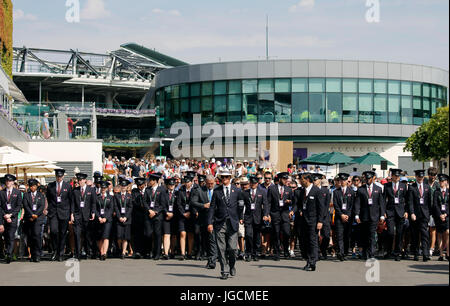 WIMBLEDON folla Inserisci motivi per iniziare a riprodurre il giorno 4, i campionati di Wimbledon 2017, i campionati di Wimbledon 2017, 2017 Foto Stock