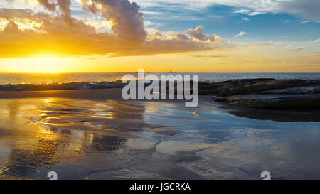 Spiaggia al tramonto, Perth, Australia occidentale, Australia Foto Stock