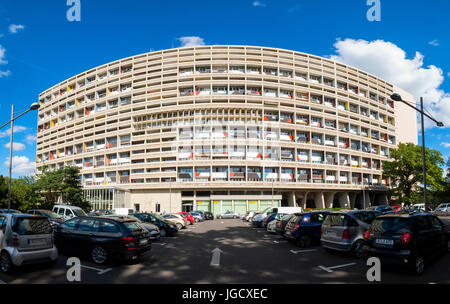 Vista esterna del modernismo Corbusierhaus appartamento edificio costruito come Unite d'abitazione a Berlino, Germania Foto Stock