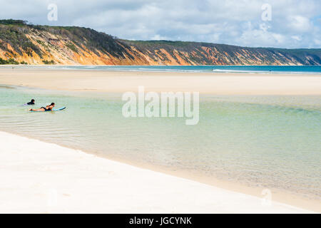 Doppio punto di isola e le sabbie colorate di Rainbow Beach, Great Sandy National Park, Queensland, Australia Foto Stock