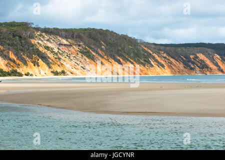 Doppio punto di isola e le sabbie colorate di Rainbow Beach, Great Sandy National Park, Queensland, Australia Foto Stock