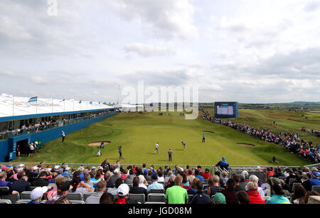 Una vista generale di spettatori durante la Pro-Am giorno del Dubai Duty Free Irish Open a Portstewart Golf Club. Foto Stock