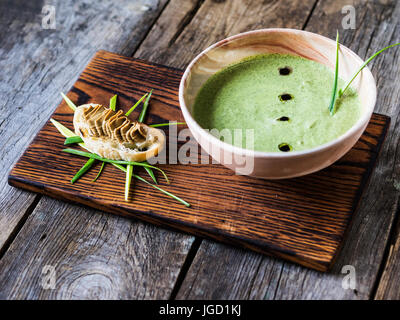 Vishihoise con pollo patè. Messa a fuoco selettiva Foto Stock