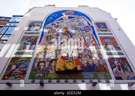 Spirito di Soho murale 1991. Broadwick San San Carnaby Carnaby Street è una strada pedonale dello shopping a Soho nella City of Westminster, Londra Foto Stock