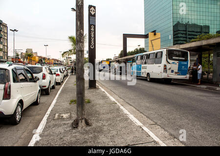 Punto taxi, Conceição Stazione, Linea 1-Blu, alla metropolitana, 27.09.2015, Capitale, Vila Guarani, Sao Paulo, Brasile. Foto Stock