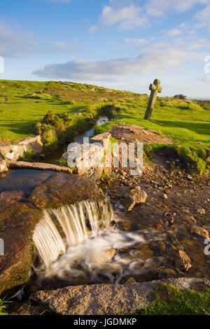 The Grimstone and Sortridge Leat and Windy Post nel Dartmoor National Park vicino a Merrivale, Devon, Inghilterra. Foto Stock