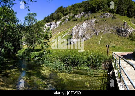 Piccola valle pure, Svevo incubo, balneazione Wurttemberg, Germania, Kleines Lautertal, Schwäbische Alb, Baden Württemberg, Deutschland Foto Stock