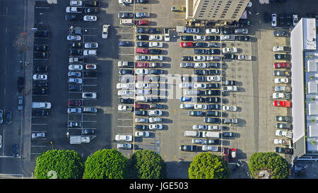Vista aerea di auto in parcheggio Foto Stock