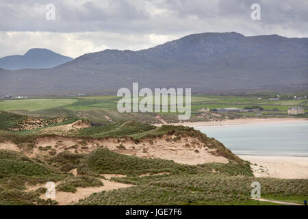 Balnakeil Bay, Scozia. Vista pittoresca delle dune di sabbia a Faraid testa con Balnakeil Bay sulla destra dell'immagine. Foto Stock