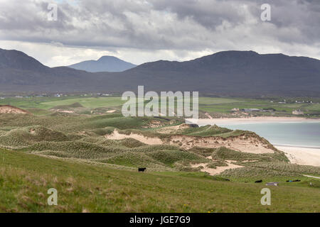 Balnakeil Bay, Scozia. Vista pittoresca delle dune di sabbia a Faraid testa con Balnakeil Bay sulla destra dell'immagine. Foto Stock