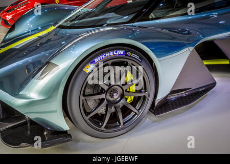 2017 Aston Martin Valkyrie sul display Michelin stand al Festival di Goodwood di velocità, Sussex, Regno Unito. Foto Stock