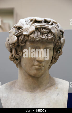 Antinoo (111-130). Bithynian gioventù greca e preferito, o amante dell'imperatore Adriano. Busto, da Roma. British Museum. Londra. Regno Unito. Foto Stock