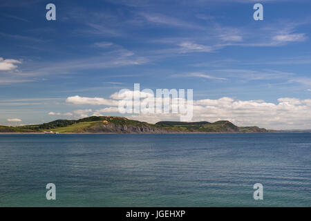 Vista del Dorset compresi Stonebarrow Hill e Golden Cap il punto più alto sulla costa sud Foto Stock