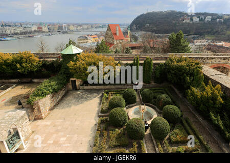 Il Buda Castle Gardens, la Collina del Castello, palazzo di Buda, città di Budapest, Ungheria Foto Stock