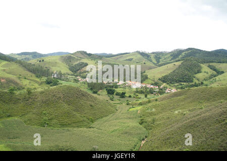 Semina di mais, città, 2016 Merces, Minas Gerais, Brasile. Foto Stock