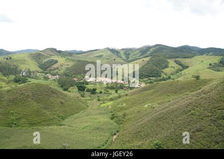 Semina di mais, città, 2016 Merces, Minas Gerais, Brasile. Foto Stock