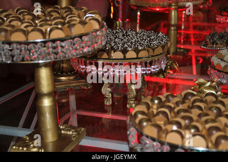 Tabella, candy, torta, party, matrimonio, 2016 Merces, Minas Gerais, Brasile. Foto Stock