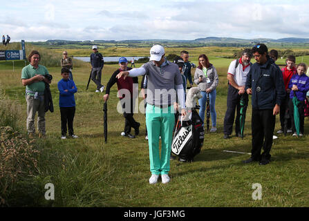 Stati Uniti d'America Peter Uihlein scende al tredicesimo foro durante il giorno uno del Dubai Duty Free Irish Open a Portstewart Golf Club. Foto Stock