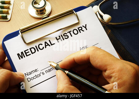 Modulo anamnesi in un blocco appunti. Foto Stock