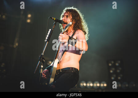 Giugno 17, 2017: Airbourne performance dal vivo sul palco del Festival Hellfest 2017 in Clisson Foto: Alessandro Bosio Foto Stock