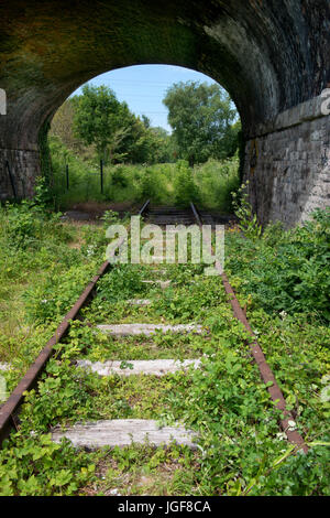 Portishead linea ferroviaria da Bristol, questa sezione dalla pillola a Portishead, smantellata nel 1981, è programmato per essere riaperta. Foto Stock