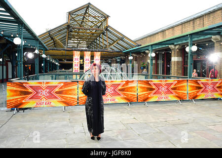 Sharon Osbourne frequentando x fattore riprese presso il tabacco Dock, Wapping Lane, Londra. Foto Stock