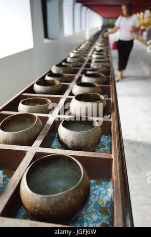 NAKHON SI THAMMARAT, Tailandia - 12 Aprile 2017: il merito di Wat Phra Mahathat Woramahawihan tempio. Questo tempio è il principale tempio buddista (wat) del Foto Stock