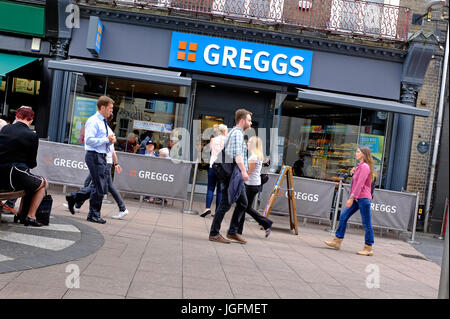 Greggs panificio negozio, Norwich, Norfolk, Inghilterra Foto Stock