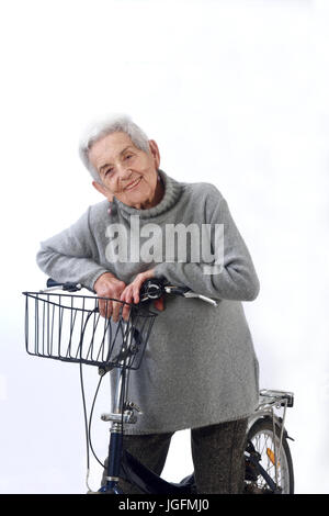 Senior donna isolato su sfondo bianco Foto Stock