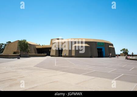 Un edificio di cemento del Lawrence Hall of Science in Tilden Parco Regionale, Berkeley, California, 19 giugno 2017. Foto Stock