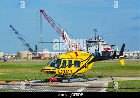 In Louisiana, parrocchia di Lafourche, Port Fourchon, base in elicottero per il petrolio offshore Servizi di supporto Foto Stock