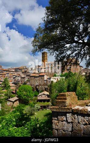 Vista della antica città medievale di Sutri, vicino Roma Foto Stock