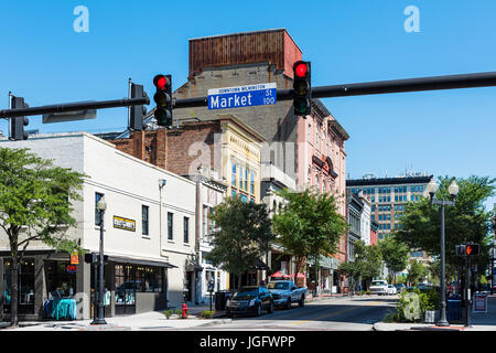 Parte anteriore e Market Street, nel centro di Wilmington, Carolina del Nord, Stati Uniti d'America. Foto Stock