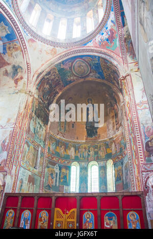 Abside interno nella cattedrale della Natività della Vergine, Monastero di Gelati, Kutaisi, Imereti provincia (Mkhare), Georgia Foto Stock