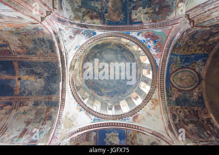 Murale del Cristo Pantocrator sulla cupola centrale nella cattedrale della Natività della Vergine, Monastero di Gelati, Kutaisi, Imereti provincia (Mkhare), Georgia Foto Stock